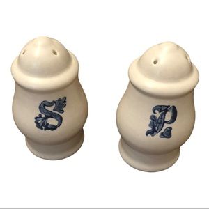 Yorktown Pfaltzgraff  vintage salt and pepper shakers